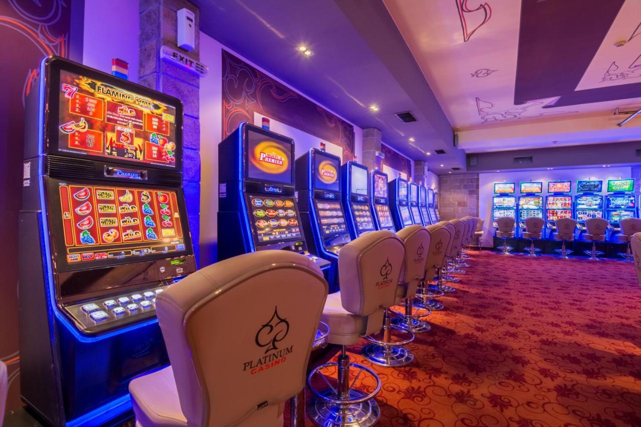 Platinum Hotel And Casino Bansko Esterno foto